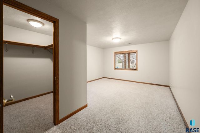 6312 S Limerick Cir Circle, Sioux Falls, SD 57108