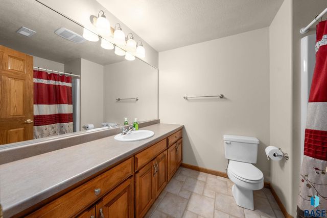 6312 S Limerick Cir Circle, Sioux Falls, SD 57108