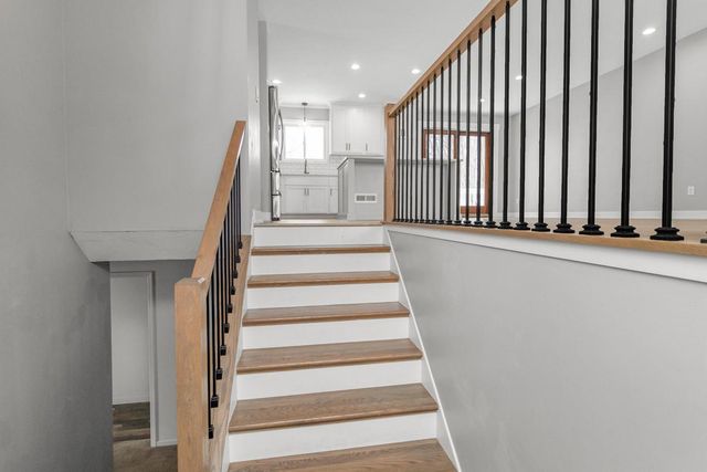 13956 Brunswick Avenue S, Savage, MN 55378