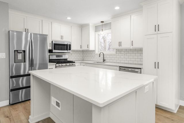 13956 Brunswick Avenue S, Savage, MN 55378