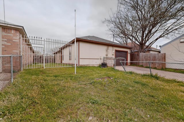 2320 Markland Street, Irving, TX 75060