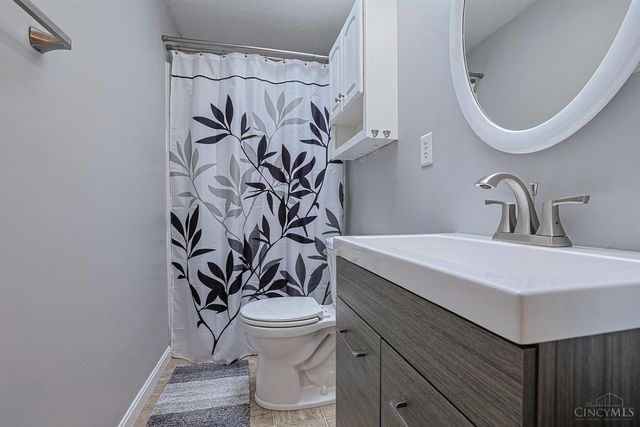 8225 Winding Trail Place, Deerfield Twp., OH 45040