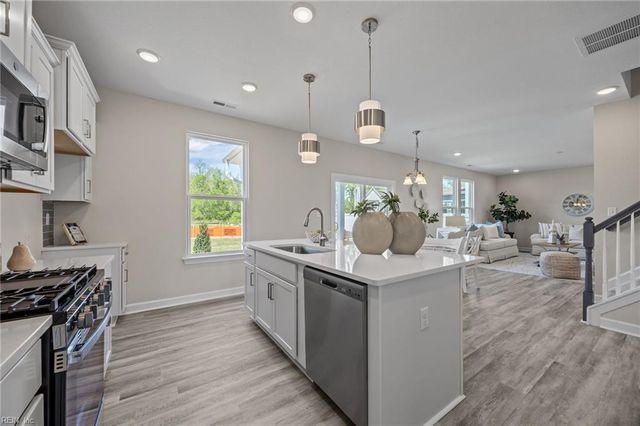 322 Tarn CT, Suffolk, VA 23434