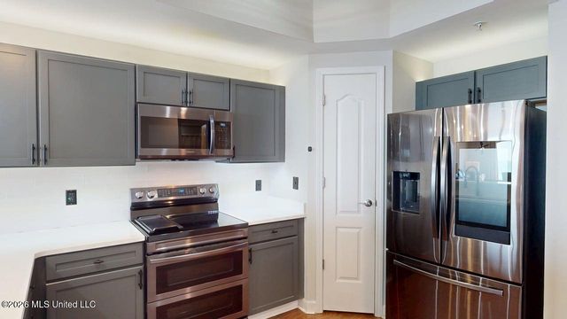 1200 Beach Drive, 1002, Gulfport, MS 39507