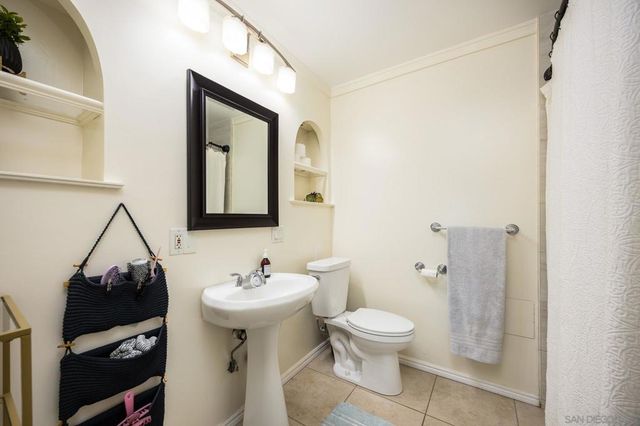 832 Kalpati Cir E, Carlsbad, CA 92008