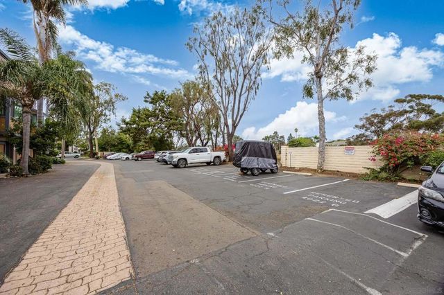 832 Kalpati Cir E, Carlsbad, CA 92008