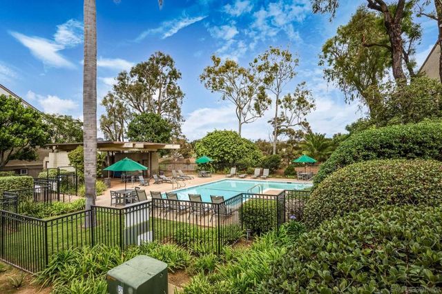 832 Kalpati Cir E, Carlsbad, CA 92008