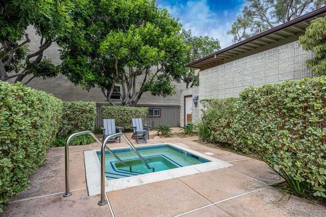 832 Kalpati Cir E, Carlsbad, CA 92008