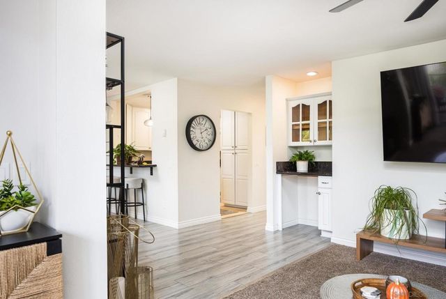 832 Kalpati Cir E, Carlsbad, CA 92008