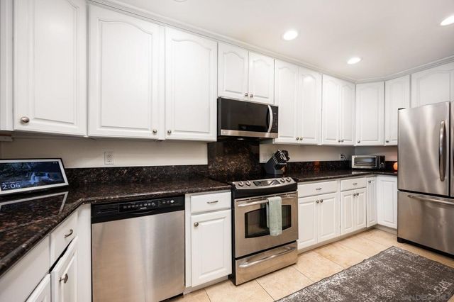 832 Kalpati Cir E, Carlsbad, CA 92008