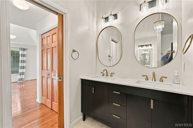 4119 Foxwood Lane, Clarence, NY 14221