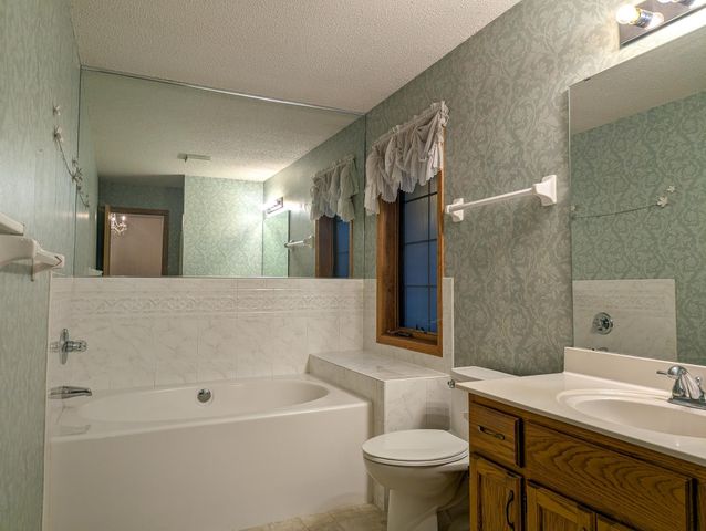 3227 Northdale Lane NW, Coon Rapids, MN 55448