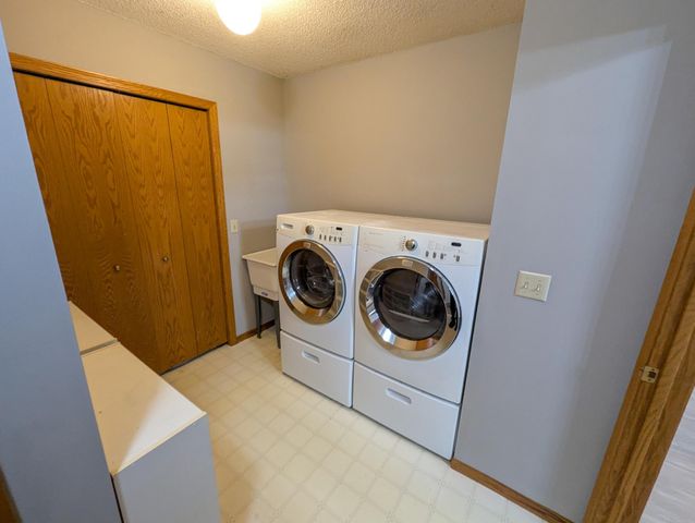 3227 Northdale Lane NW, Coon Rapids, MN 55448