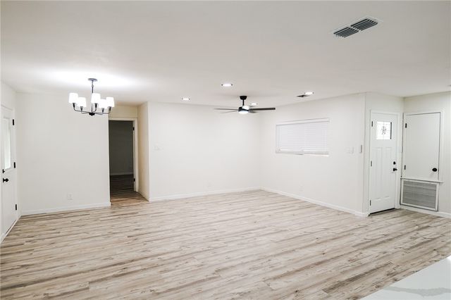 1509 Devon Dr, Corpus Christi, TX 78415