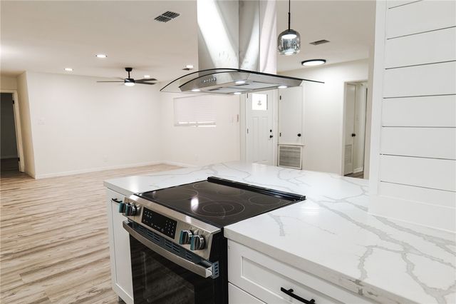 1509 Devon Dr, Corpus Christi, TX 78415