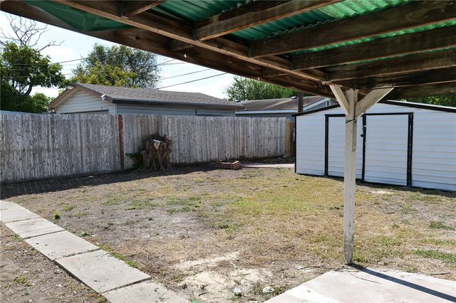 1509 Devon Dr, Corpus Christi, TX 78415