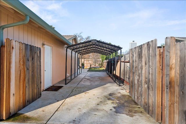 8949 Genoa Ave, Orangevale, CA 95662