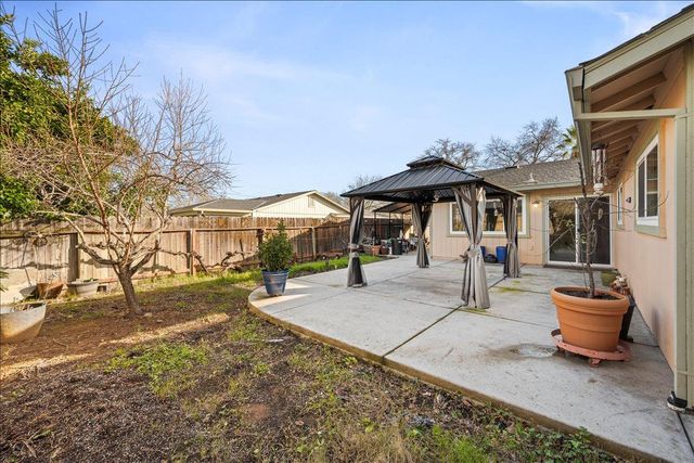 8949 Genoa Ave, Orangevale, CA 95662