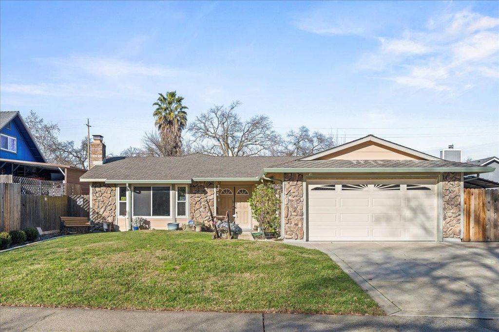 8949 Genoa Ave, Orangevale, CA 95662