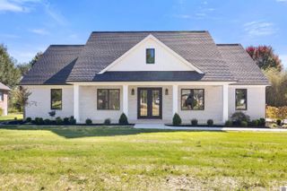 230 Peppers Mill Dr, Paducah, KY 42001