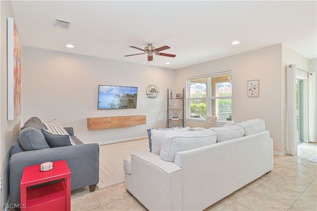 3275 Birchin LN, Fort Myers, FL 33916