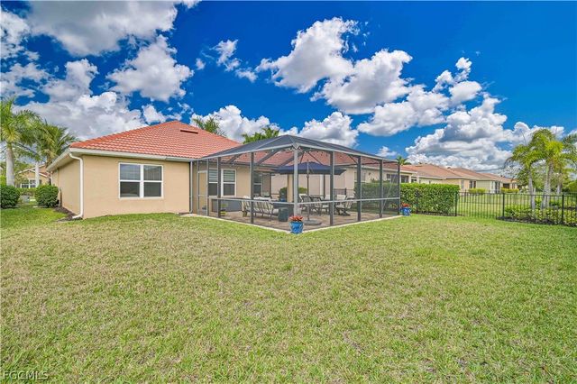 3275 Birchin LN, Fort Myers, FL 33916