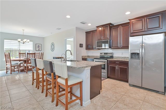 3275 Birchin LN, Fort Myers, FL 33916