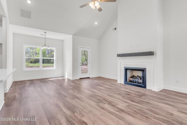 347 Centerline Roper Loop, Byhalia, MS 38611