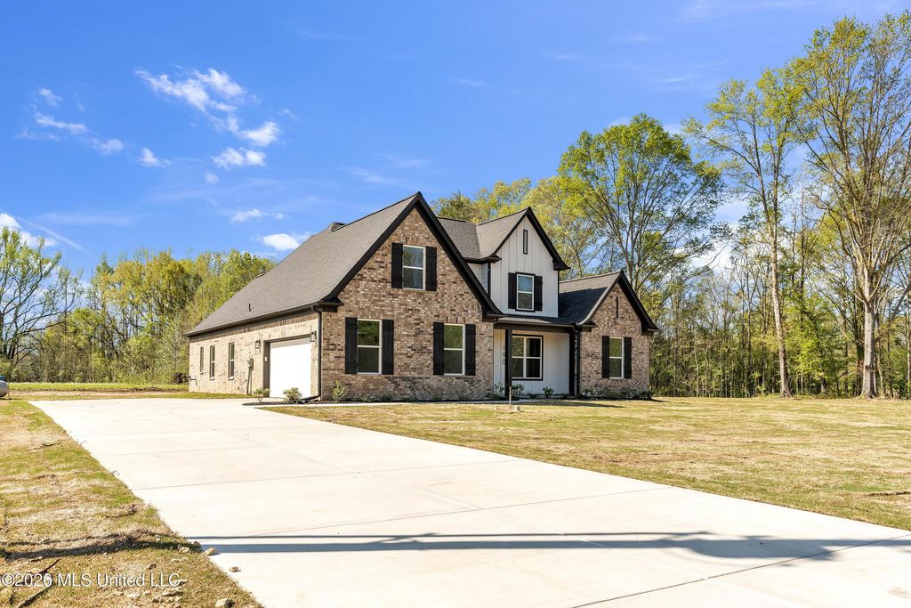 347 Centerline Roper Lp, Byhalia, MS 38611 — photo 2