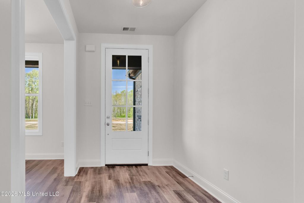 347 Centerline Roper Lp, Byhalia, MS 38611 — photo 5