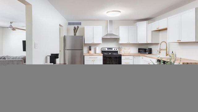 2237 E Hillery Drive, Phoenix, AZ 85022