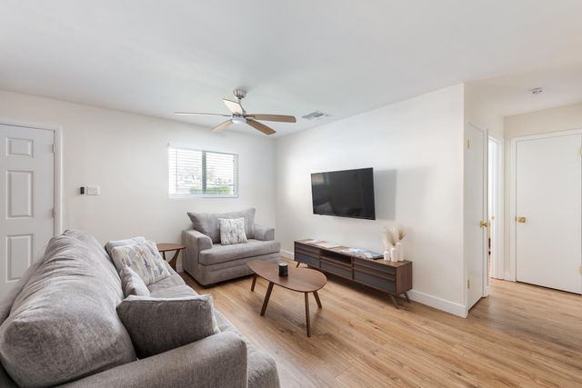 2237 E Hillery Drive, Phoenix, AZ 85022