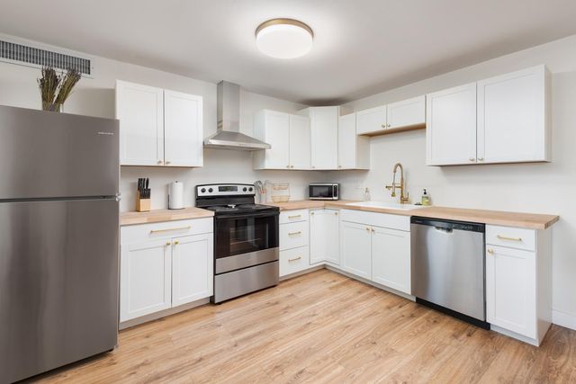 2237 E Hillery Drive, Phoenix, AZ 85022