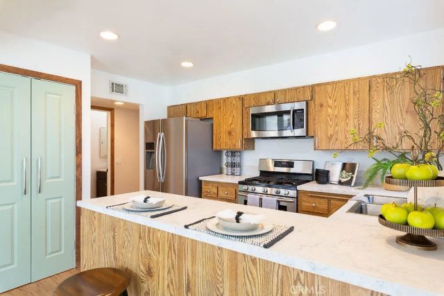 1320 Brentwood Circle A, Corona, CA 92882