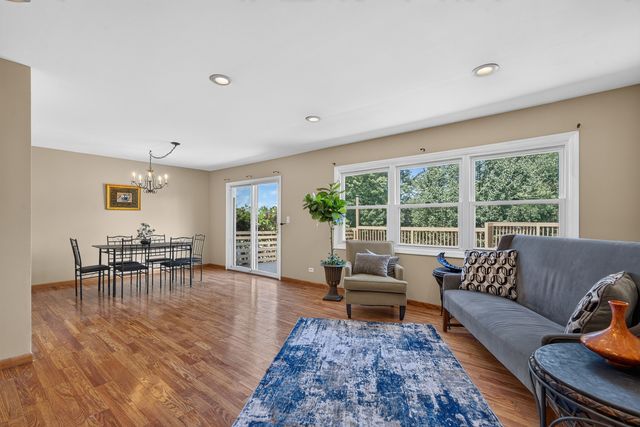 1334 Allison Lane, Schaumburg, IL 60194