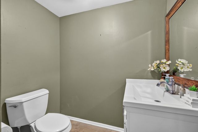 1334 Allison Lane, Schaumburg, IL 60194