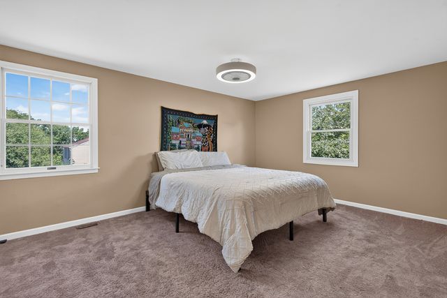 1334 Allison Lane, Schaumburg, IL 60194