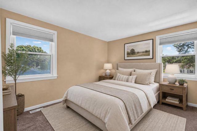 1334 Allison Lane, Schaumburg, IL 60194