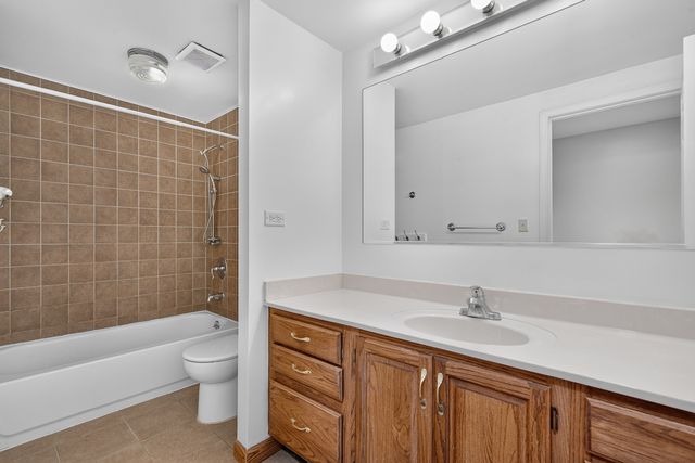 1334 Allison Lane, Schaumburg, IL 60194