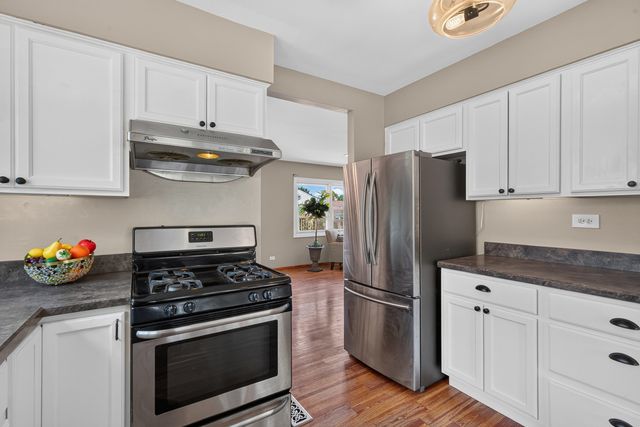 1334 Allison Lane, Schaumburg, IL 60194