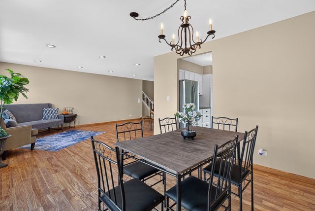 1334 Allison Lane, Schaumburg, IL 60194