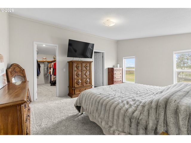 32225 BUSH GARDEN Dr, Harrisburg, OR 97446