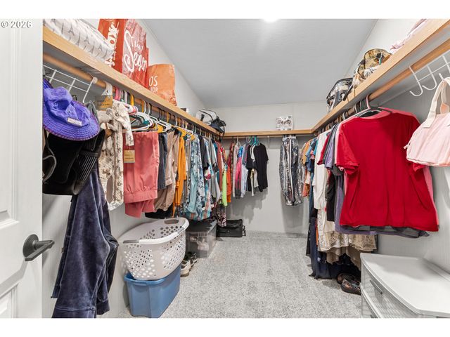 32225 BUSH GARDEN Dr, Harrisburg, OR 97446