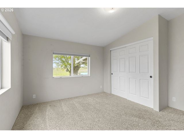 32225 BUSH GARDEN Dr, Harrisburg, OR 97446