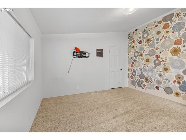 32225 BUSH GARDEN Dr, Harrisburg, OR 97446