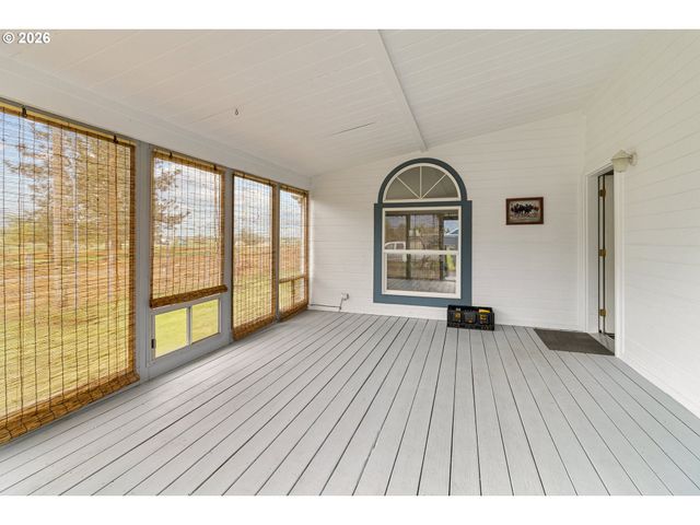 32225 BUSH GARDEN Dr, Harrisburg, OR 97446