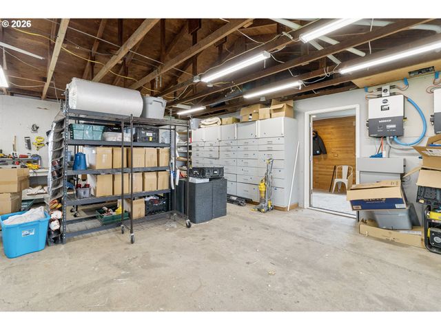 32225 BUSH GARDEN Dr, Harrisburg, OR 97446