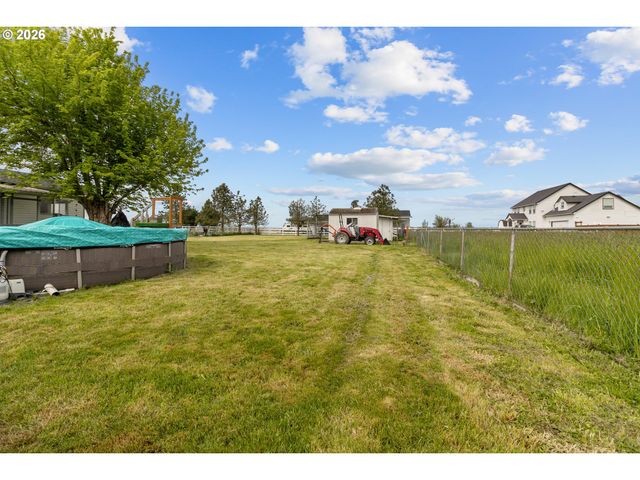 32225 BUSH GARDEN Dr, Harrisburg, OR 97446