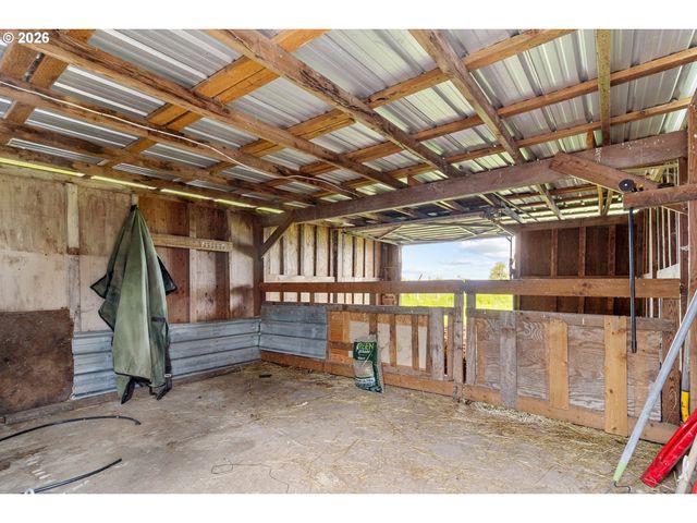 32225 BUSH GARDEN Dr, Harrisburg, OR 97446