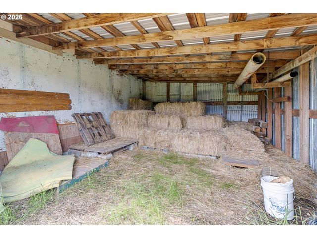 32225 BUSH GARDEN Dr, Harrisburg, OR 97446